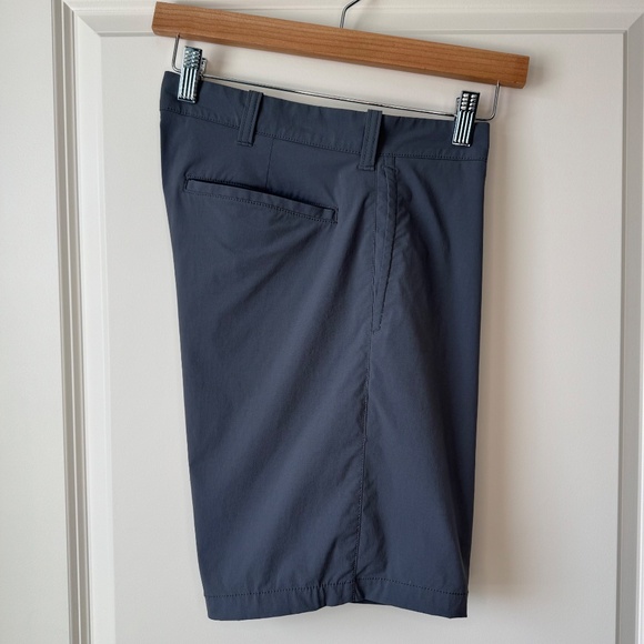 J.Crew 9" Gramercy tech short - Size 31 - Picture 4 of 5